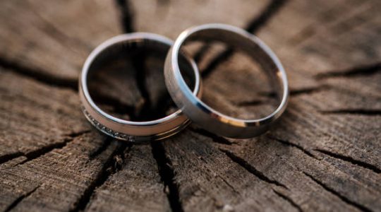 Une bague en bois est-elle redimensionnable ?