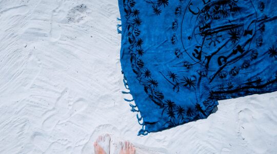 Écharpes, foulards et châles : faites vibrer votre look !