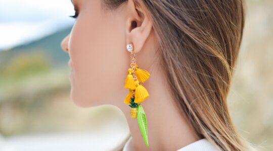 Boucles d&rsquo;oreilles créoles : Le bijou tendance à ne pas manquer en cette saison