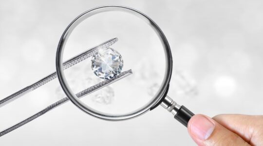 Top 3 des critères pour évaluer la qualité minéralogique d’un diamant