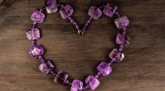 Comment les pierres peuvent transformer l’énergie de vos bijoux ?